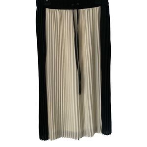 Pre Owned Women’s Popsugar Skirt With Lining Pleated Black Cream Sz Med Casual
